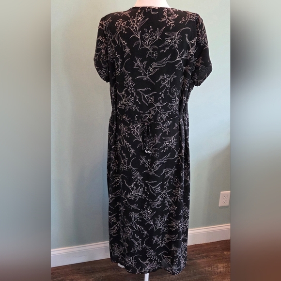 A Wild Thyme Black And White Floral Maxi Dress Size 20 - Picture 5 of 11